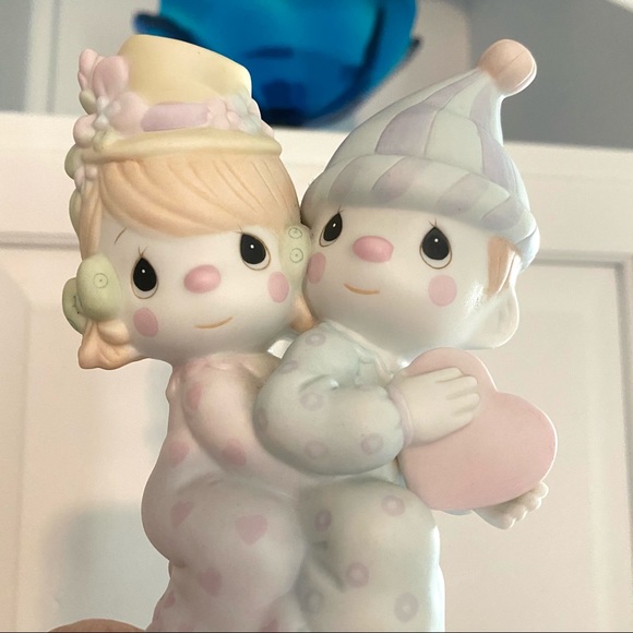 SOLD❣️PRECIOUS MOMENTS 101850 FIGURINE - Picture 3 of 7